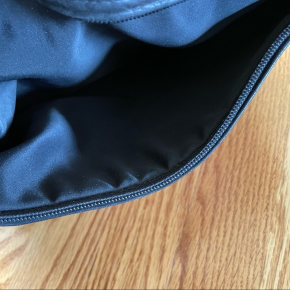 Perlina‎ NY Smooth Black Leather Square Tote - Picture 14 of 16